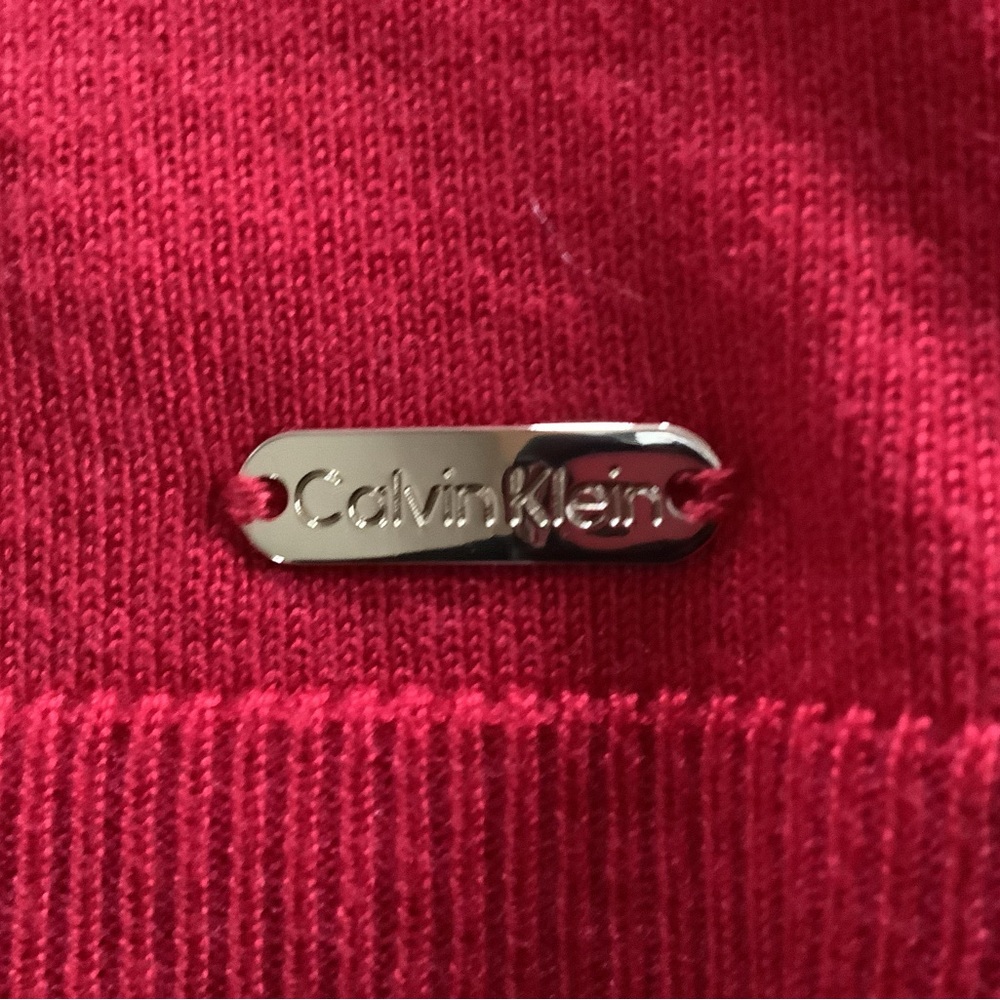 Classic Calvin Klein Red Knit with Gold Logo Accent L NWT - Picture 2 of 5